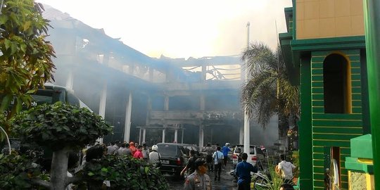 Satu karyawan terjebak dalam kebakaran kantor Bank Aceh