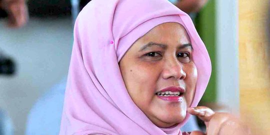 Ibu Iriana ajak istri kepala negara peserta KAA ke Museum Tekstil