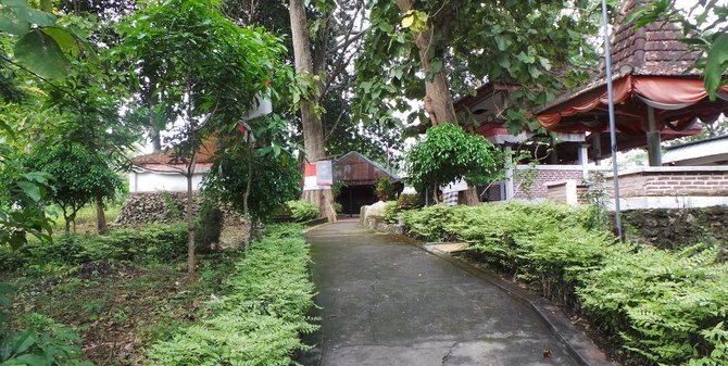 makam dewi andong sari di lamongan