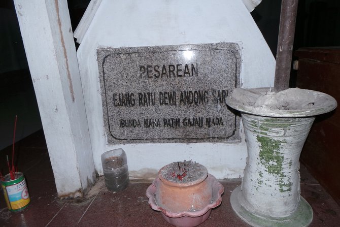 makam dewi andong sari di lamongan