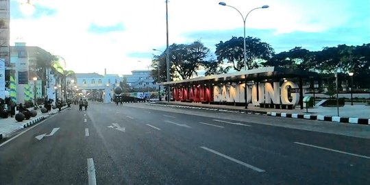 Jelang acara puncak, para kepala negara KAA tiba di Bandung