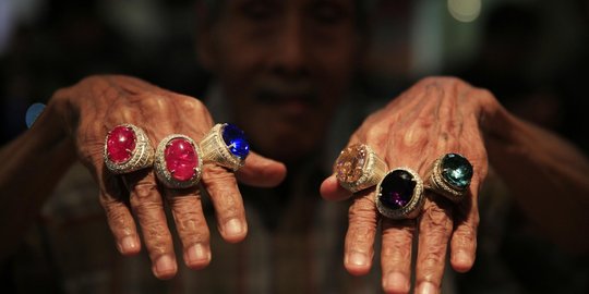 Sampai kapan orang Indonesia tergila-gila pada batu akik?