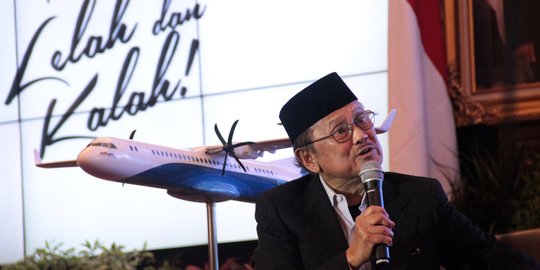Tekad keluarga Habibie satukan Indonesia lewat pesawat dalam negeri