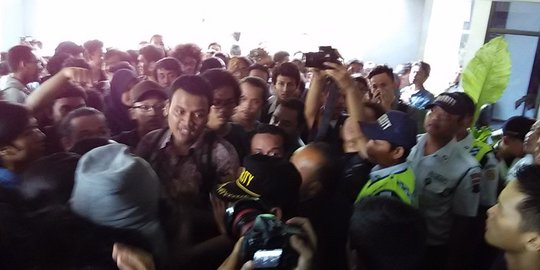 Rektor & ribuan mahasiswa Unud demo agar lahan kampus tak dieksekusi