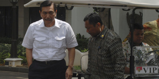 Indonesia butuh utang, Luhut sebut Jokowi tak lawan IMF & Bank Dunia