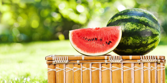 6 Alasan kenapa ibu hamil harus makan semangka
