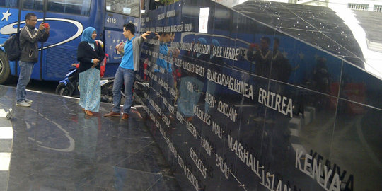 Vandalisme warga usai perhelatan KAA di Bandung