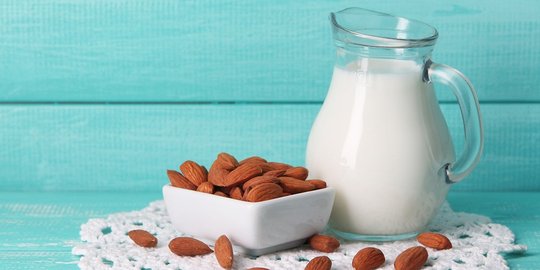 7 Manfaat minum susu hangat bagi tubuh