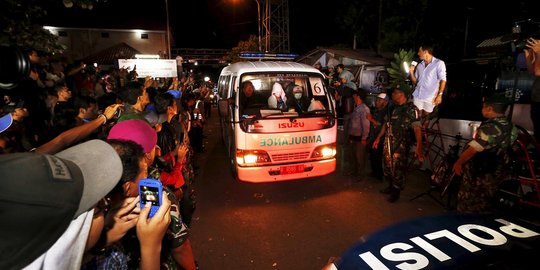 Begini suasana saat ambulans terpidana mati keluar Nusakambangan