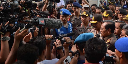 Kerumunan wartawan sambut kedatangan Jaksa Agung di Nusakambangan