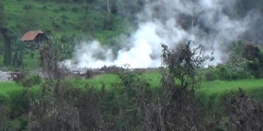 Awan panas Gunung Sinabung masih mengancam desa sekitar