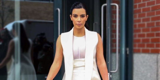 tidak couple norak baju yang Kardashian mendadak [FOTO] Kim lagi jadi Tak glamor,