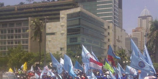 buruh berhenti demo rev1