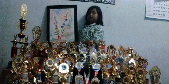 Diana Iswandari, bocah 8 tahun berprestasi punya 105 piala