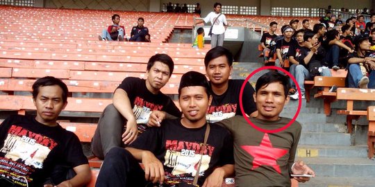 Ini status FB Sebastian, beberapa menit sebelum bakar diri di GBK