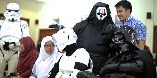 'Darth Vader' dan pasukan datangi PMI ikut donor darah