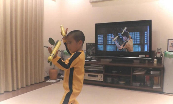 fans bruce lee cilik