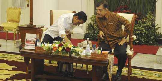 Ekonomi melambat karena ambisi besar pemerintah Jokowi-JK