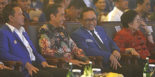 Keakraban Presiden Jokowi bersama tokoh politik di Rakernas PAN