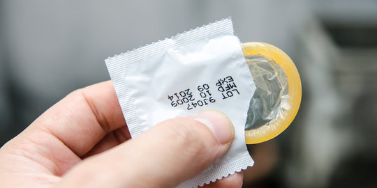 33 WN China digerebek di Cilandak, kondom bekas & pil KB berserakan