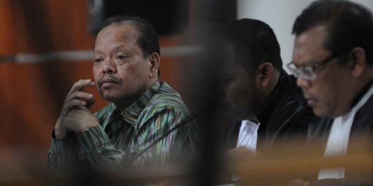 Sopir pribadi Sutan akui bosnya terima bingkisan dan amplop
