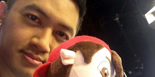 usia andrie djarot berangkatkan ibu naik haji rev1
