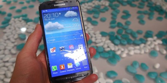 Versi 'kekar' Samsung Galaxy S6 usung baterai jumbo