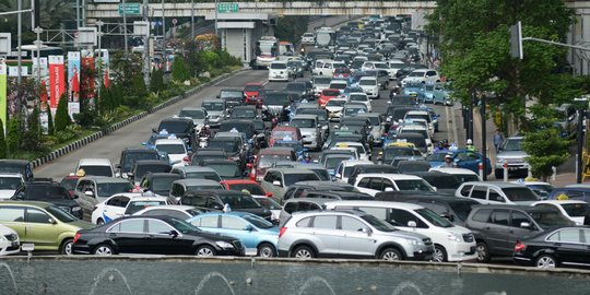 Liburan, kawasan Bundaran HI tetap macet