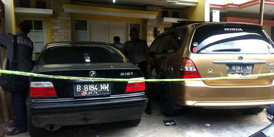 Tiba di Polda Metro Jaya, bapak terlantarkan anak tundukkan kepala