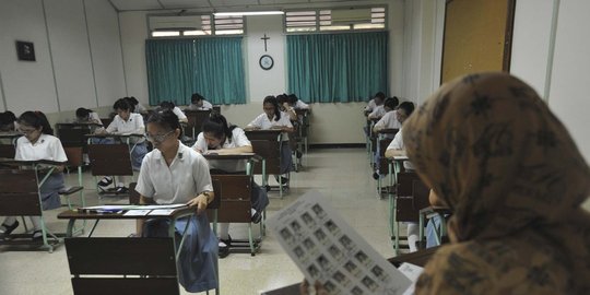 pergi dari sekolah karena bahas kasus soal un bocor rev1