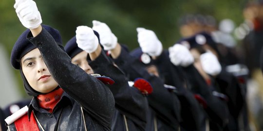 Cantiknya wanita lulusan akademi polisi Pakistan saat wisuda