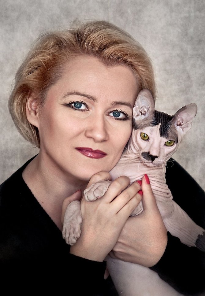 portos kucing mirip hitler