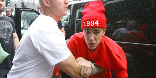 8 alasan konyol mengapa justin bieber sangat dibenci