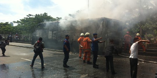 Bus Transjakarta terbakar rentetan, Ahok ungkit pengadaan bermasalah