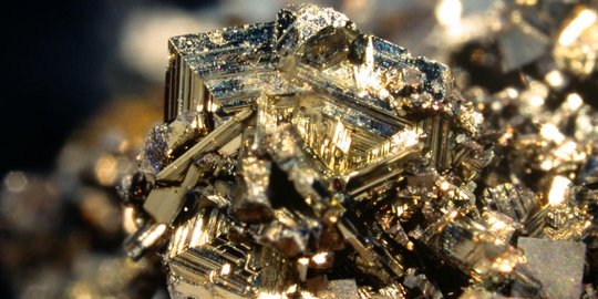 berkilau cantik, 7 kristal ini miliki bahaya tersembunyi