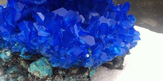 berkilau cantik, 7 kristal ini miliki bahaya tersembunyi
