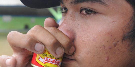 4 Anak putus sekolah ngelem di pos ronda diringkus polisi