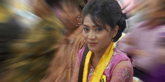 Cerita pembantu cantik di Semarang lulus cumlaude dengan IPK 3,68