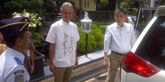 Menteri Jonan bertemu Ganjar Pranowo, bahas proyek jembatan timbang