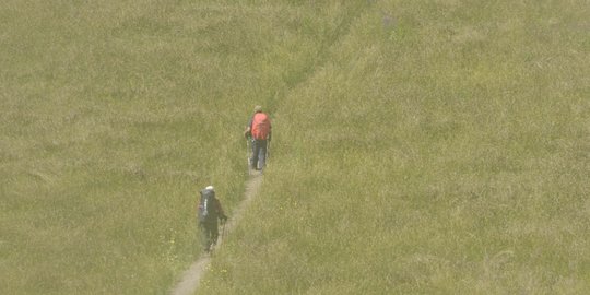 Hilang 3 hari di Gunung Agung, pendaki asal Ceko & Belanda ditemukan