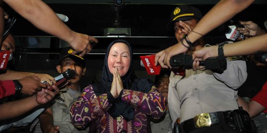 Kasus Alkes Banten, KPK periksa Ratu Atut dan adiknya Wawan