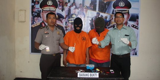 Sakaw di pinggir jalan, pemakai sabu-sabu ditangkap polisi