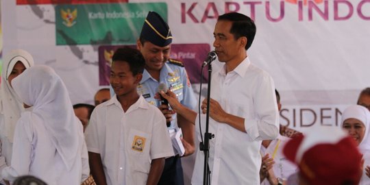 Jokowi lantik wakil gubernur Papua Barat dan kepala Bakamla