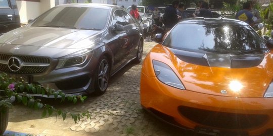 Berpelat palsu, dua sedan mewah dikandangkan Polres Jakarta Utara