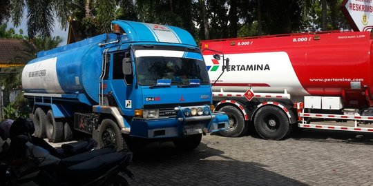 Kencing Di Rumah Makan Sopir Tangki Pertamina Ditangkap Polisi Merdeka Com Kencing Di Rumah Makan Sopir Tangki Pertamina Ditangkap Polisi Merdeka Com
