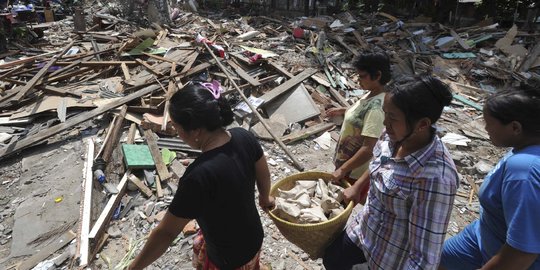 Ditolak pihak rusun, warga Pinangsia bertahan di lokasi gusuran