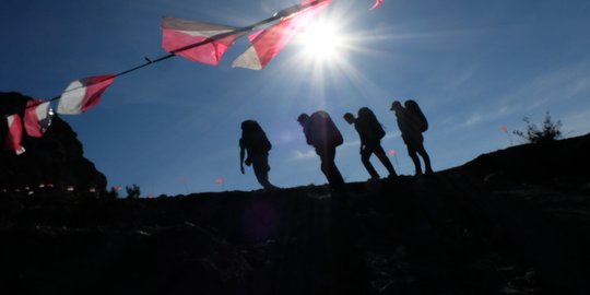 SAR temukan 5 anggota Pramuka tersesat dan 1 pendaki luka di Merbabu