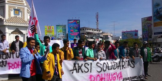 Polisi berpakaian preman bubarkan aksi solidaritas Rohingya di Aceh