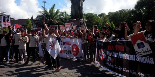 Tolak pemasangan iklan rokok, ratusan mahasiswa Bali unjuk rasa