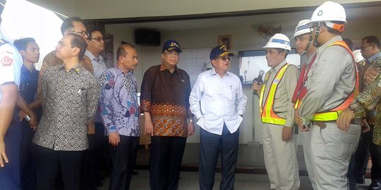 JK tinjau Pelabuhan Peti Kemas Kalibaru, puji kecepatan proyek